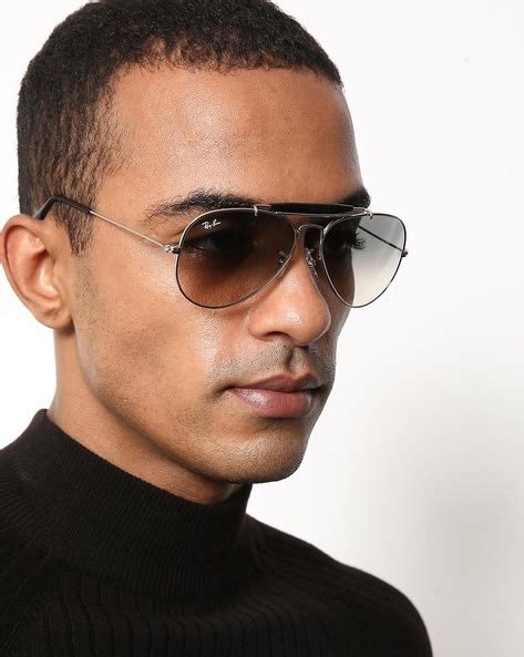 Aviator sunglasses in black and grey 